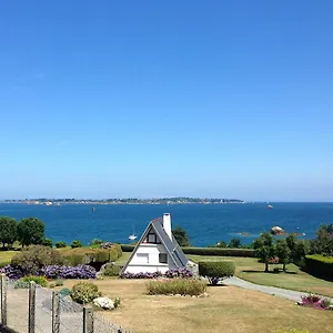  Hébergement de vacances La Maison En A, Face à L'île De Bréhat France