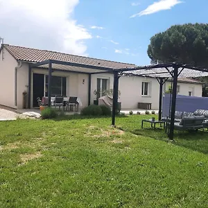  Hébergement de vacances Joli Au Coeur De La Provence Verte